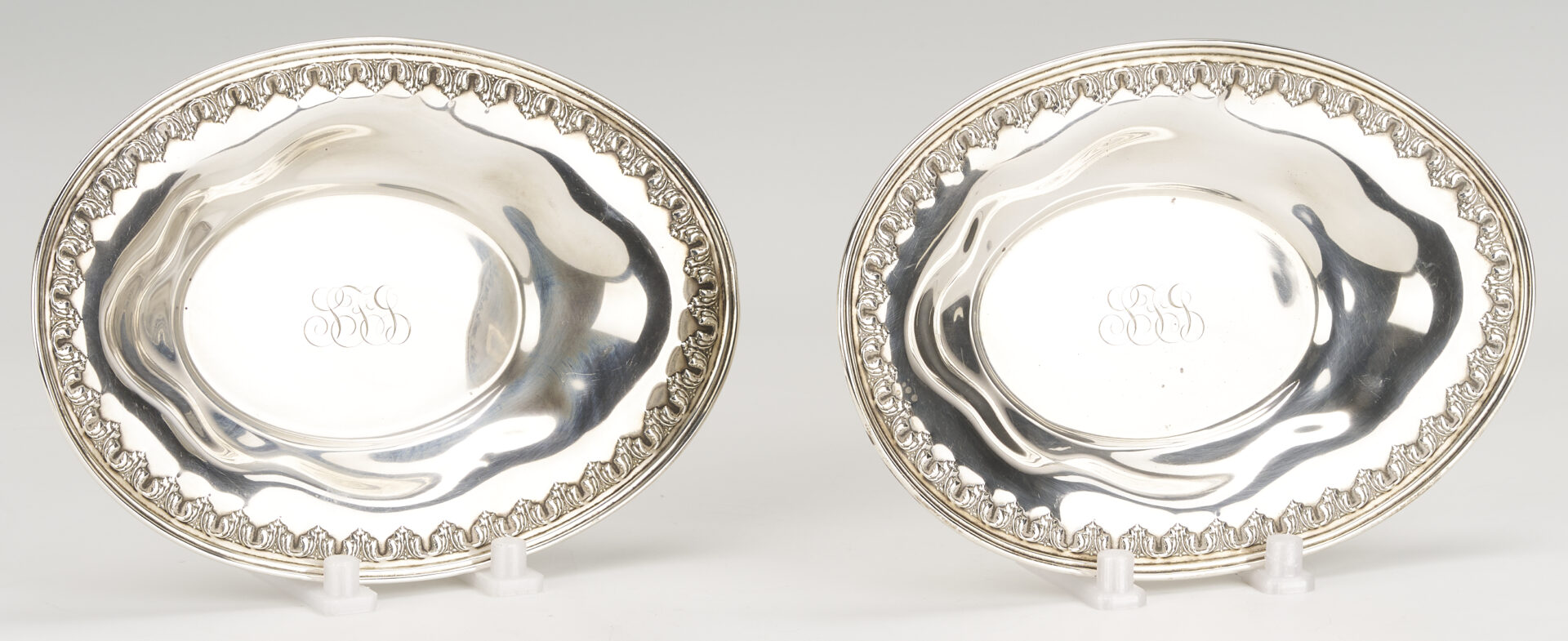 Lot 838: 4 Oval Sterling Silver Trays