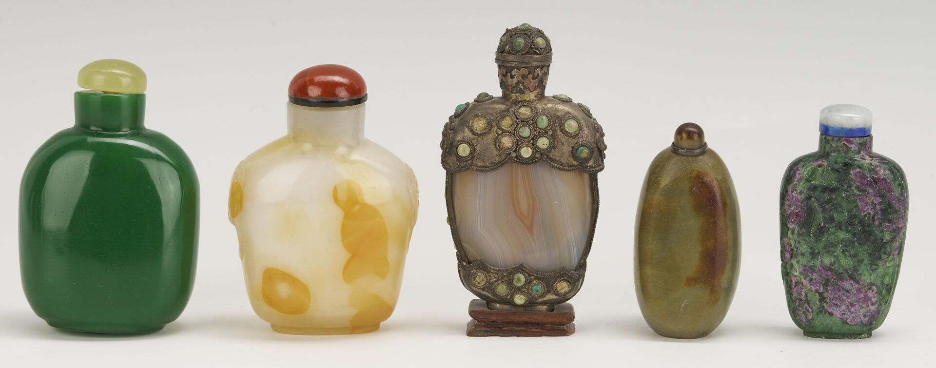 Lot 879: 14 Chinese Snuff Bottles: Glass, Agate, Hardstone
