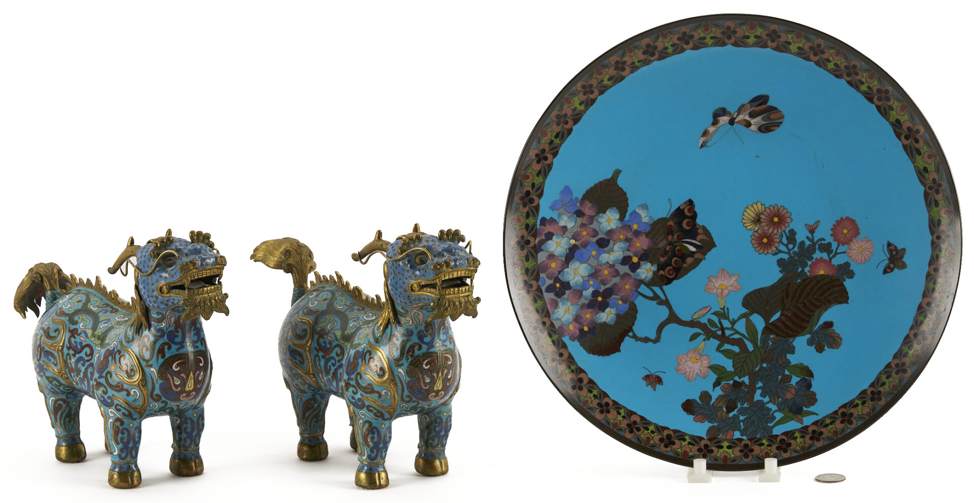 Lot 884: Pair Cloisonne Foo Dogs plus Cloisonne Plate