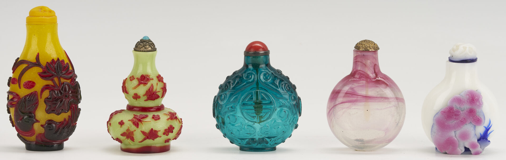 Lot 887: 9 Chinese Glass Snuff Bottles incl. Peking Double Gourd