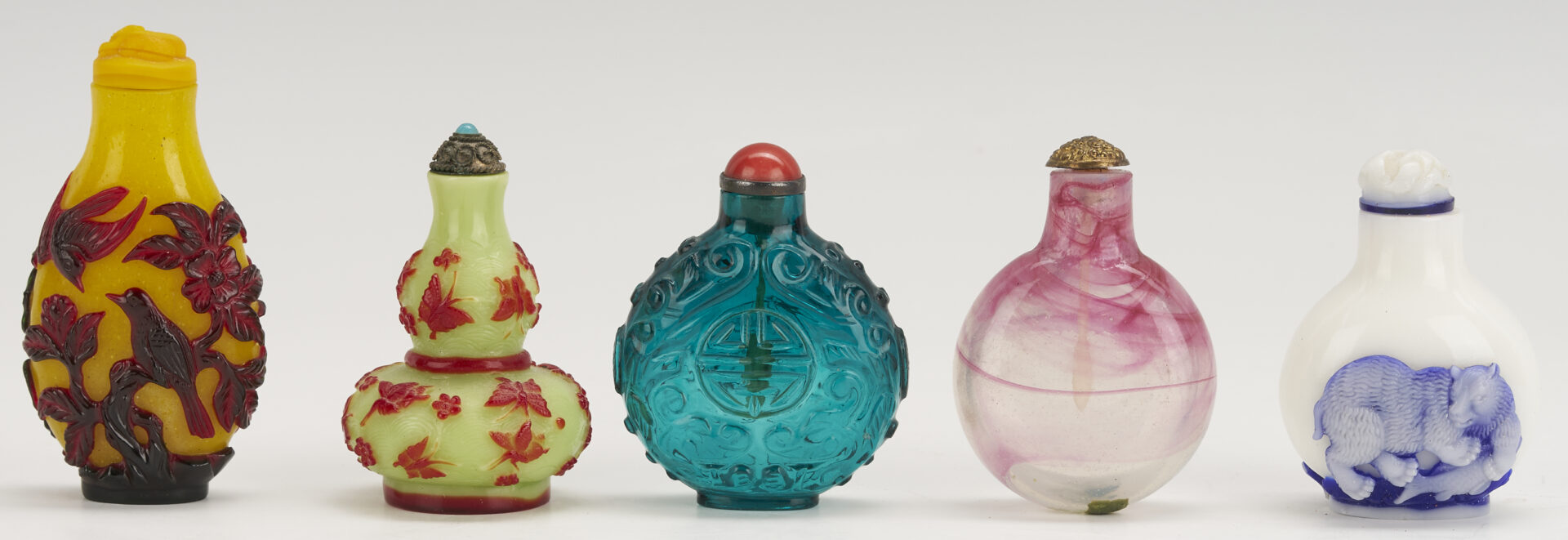 Lot 887: 9 Chinese Glass Snuff Bottles incl. Peking Double Gourd