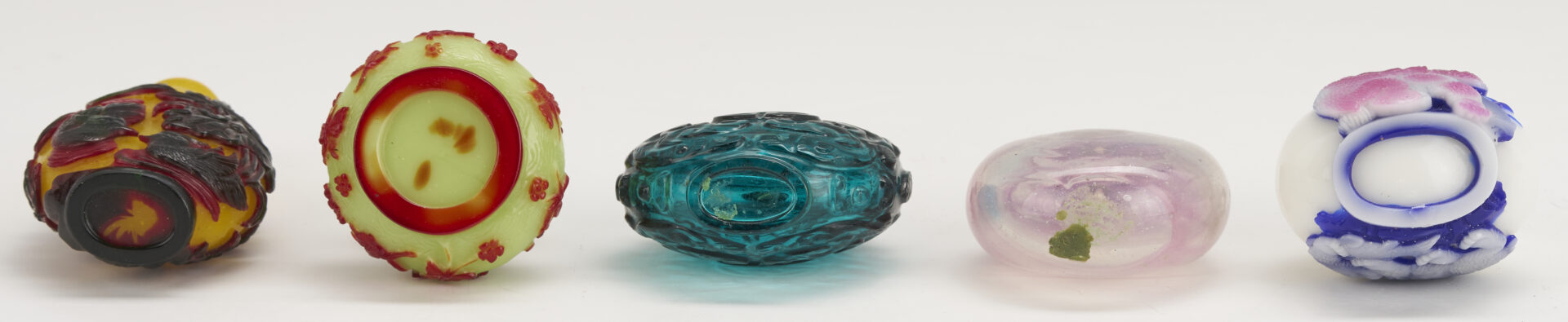 Lot 887: 9 Chinese Glass Snuff Bottles incl. Peking Double Gourd