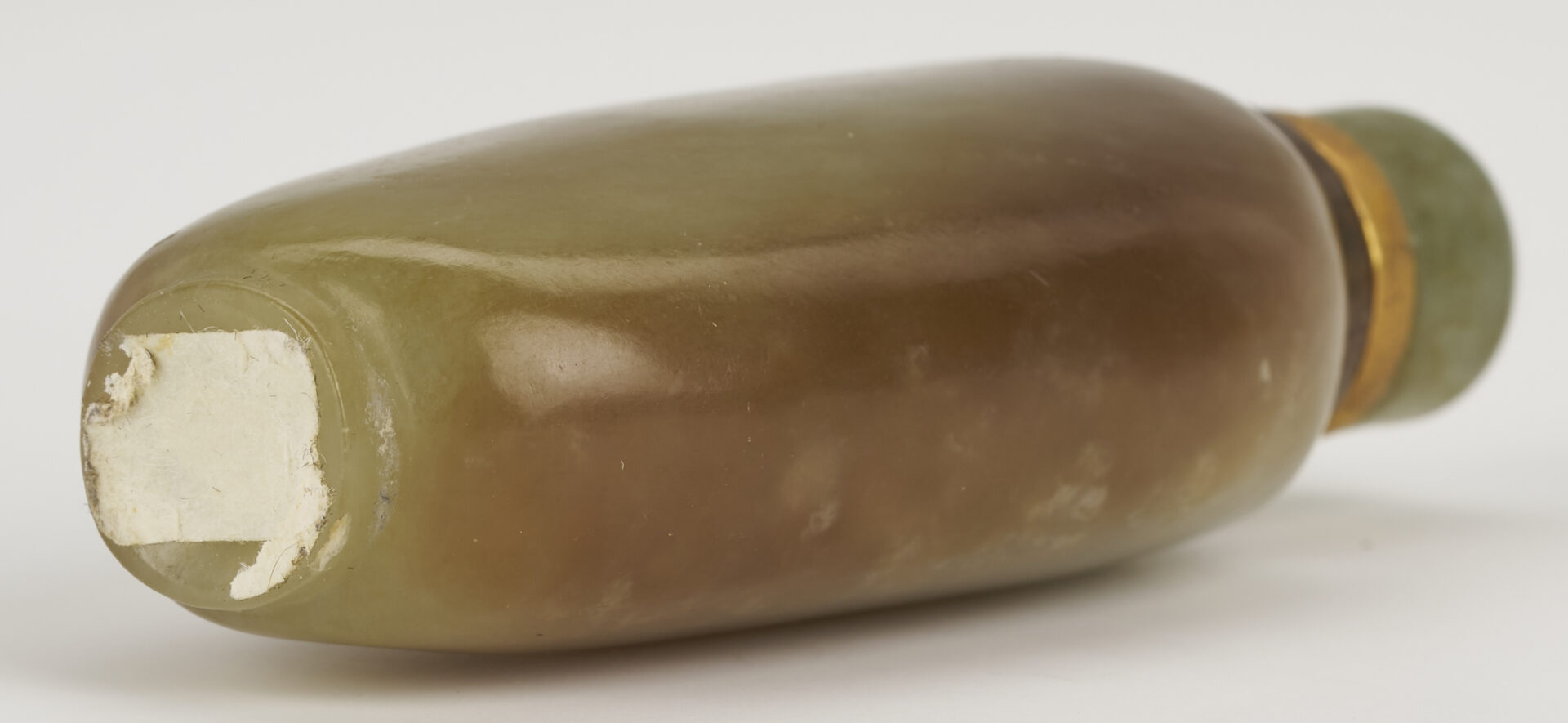 Lot 889: 2 Chinese Jade Snuff Bottles