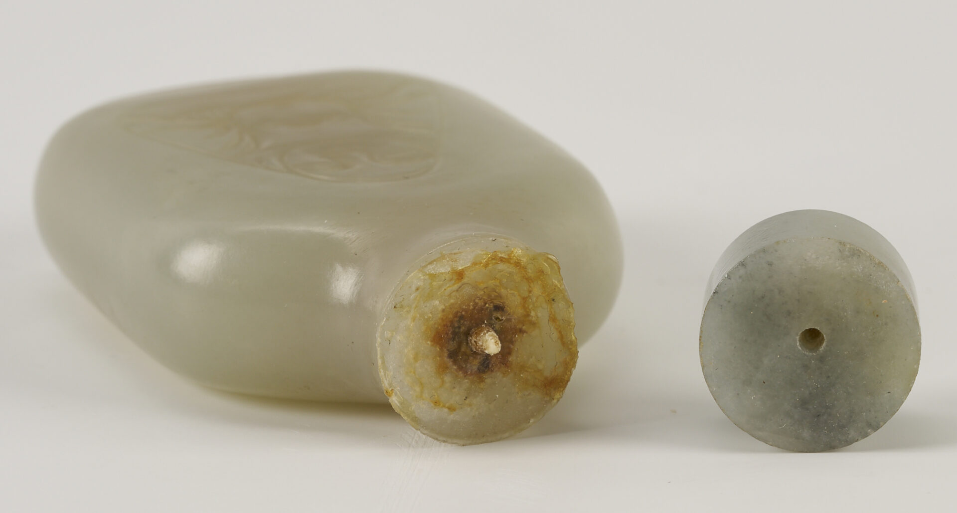 Lot 890: Chinese Miniature Jade Covered Urn & 2 Jade Snuff Bottles