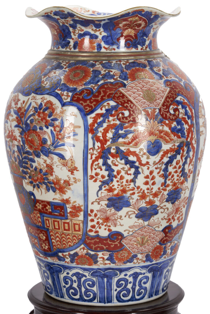 Lot 896: Large Imari Vase on Stand