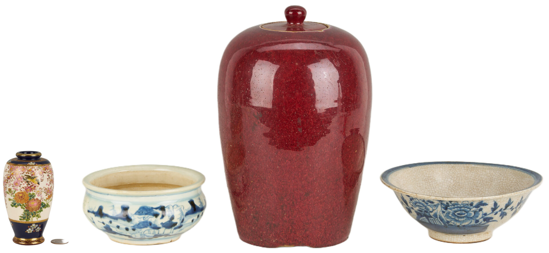 Lot 897: 4 Asian Porcelain Items