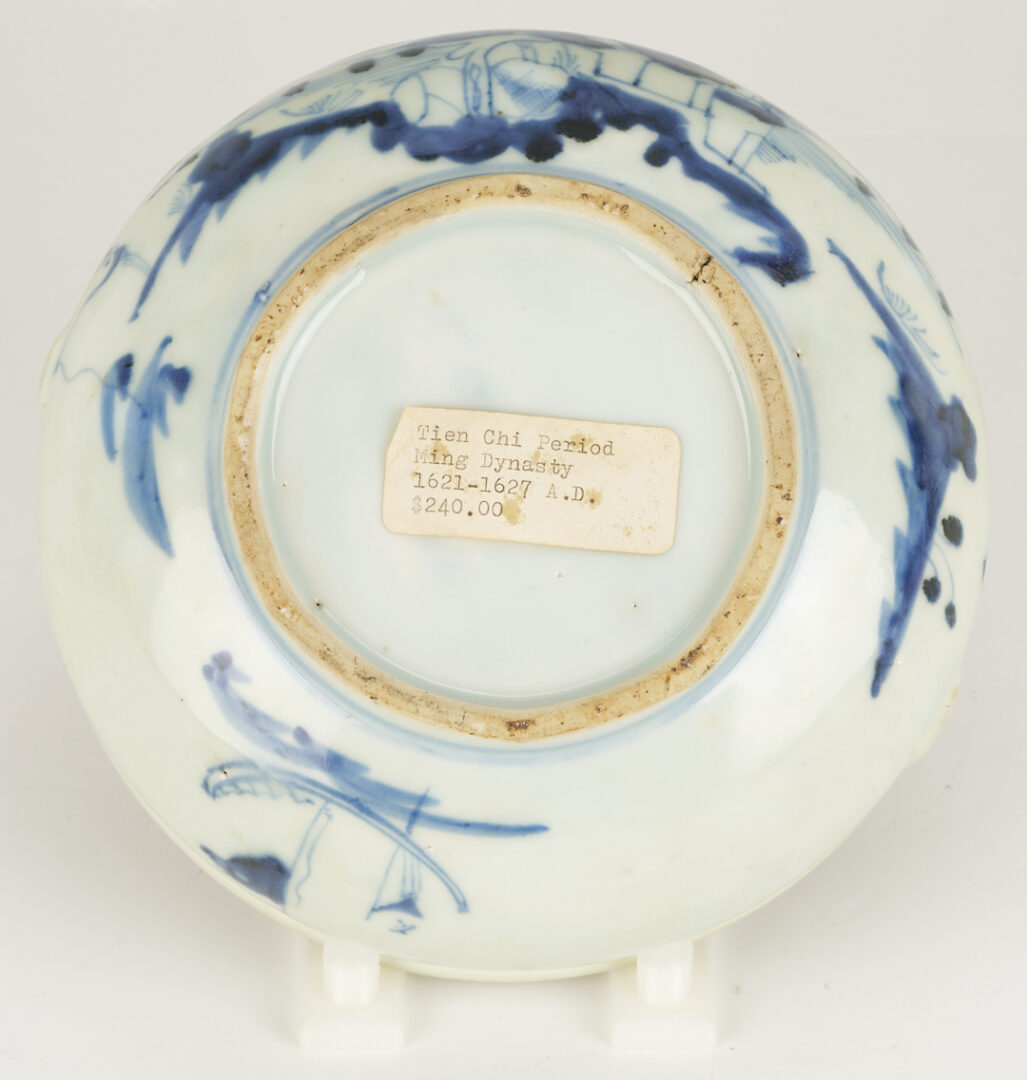 Lot 897: 4 Asian Porcelain Items
