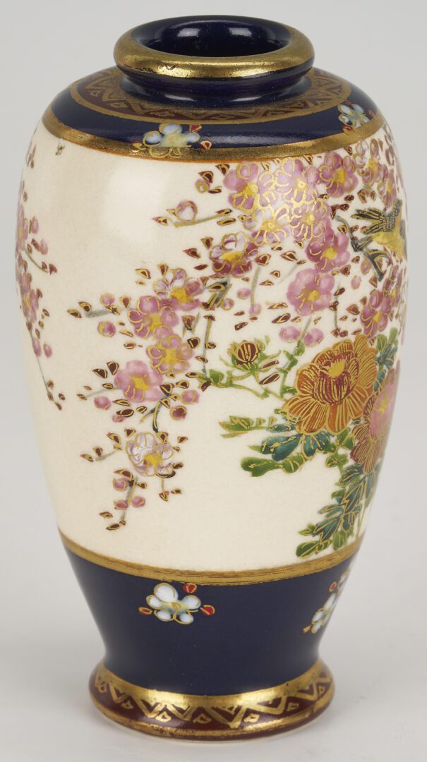 Lot 897: 4 Asian Porcelain Items