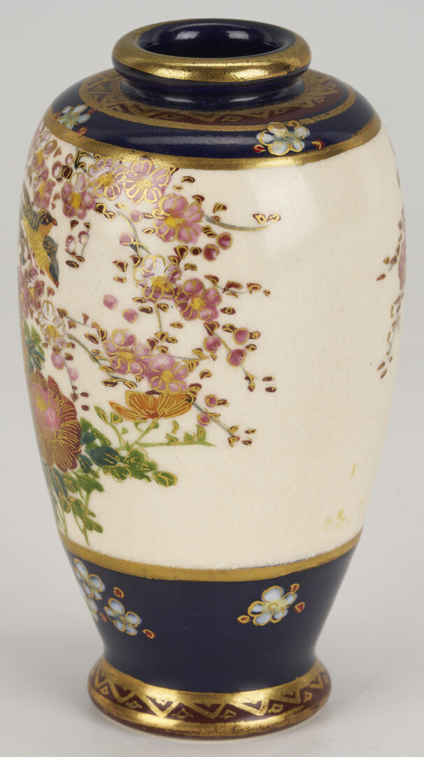 Lot 897: 4 Asian Porcelain Items
