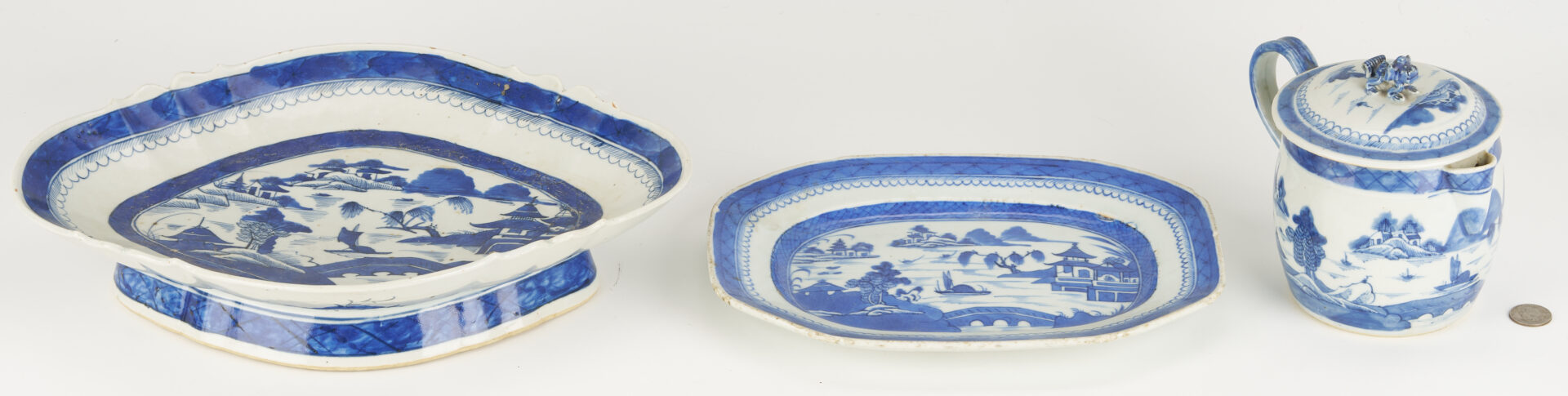 Lot 898: 3 Chinese Canton Porcelain Pcs.: Cider Jug, Tazza, Small Tray