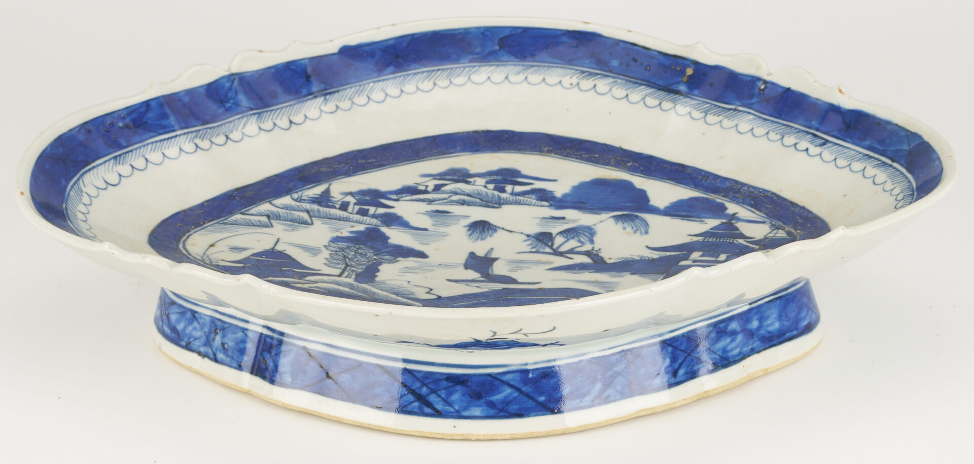 Lot 898: 3 Chinese Canton Porcelain Pcs.: Cider Jug, Tazza, Small Tray