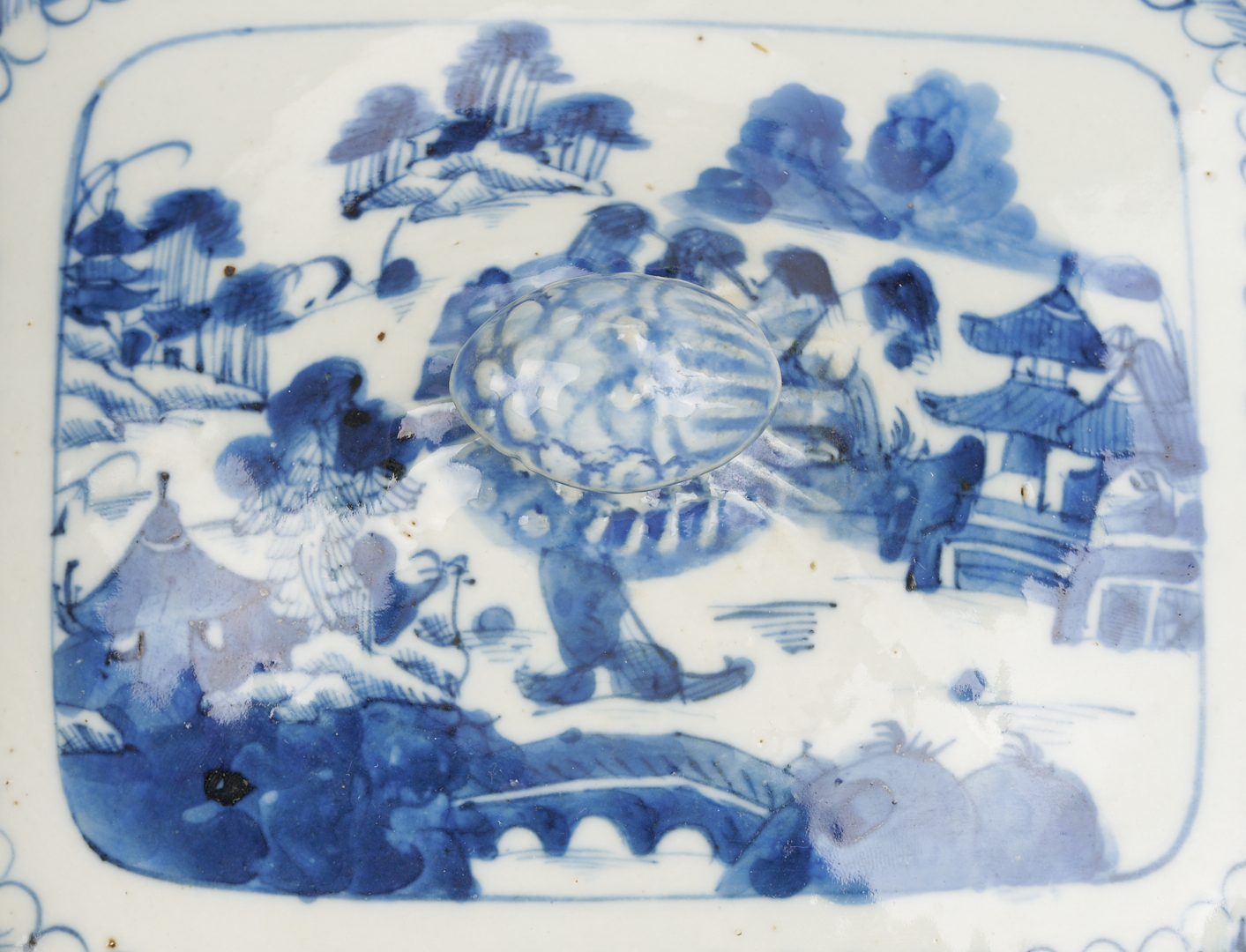 Lot 899: 4 Chinese Export Canton Covered Tureens