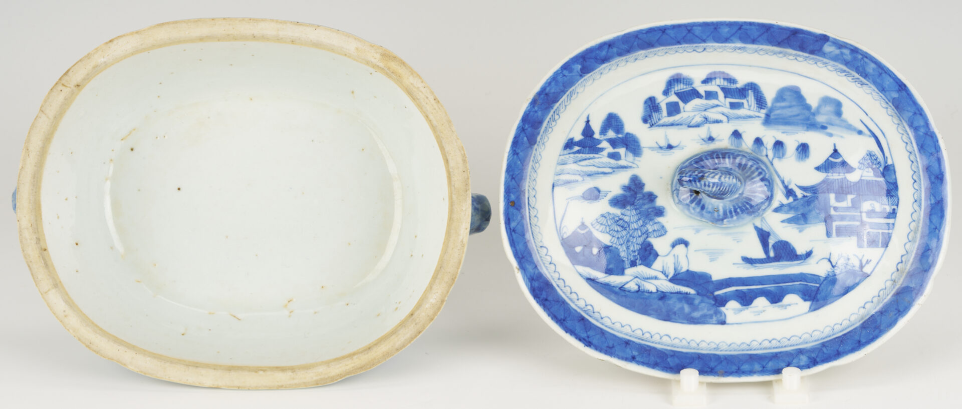 Lot 899: 4 Chinese Export Canton Covered Tureens