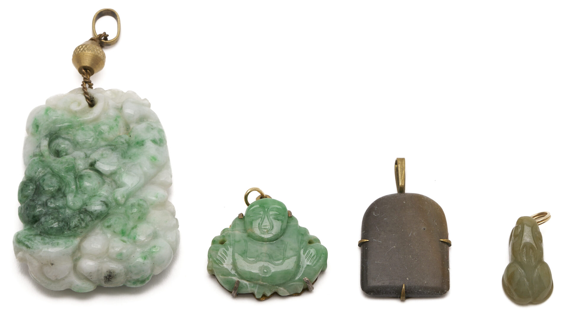 Lot 910: 4 Chinese Pendants Incl. Jade