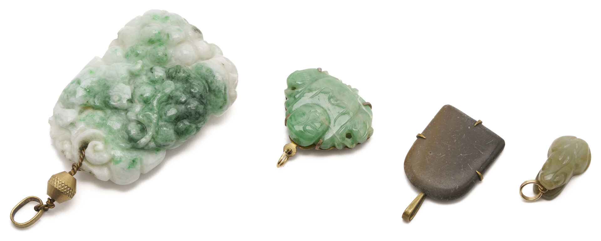 Lot 910: 4 Chinese Pendants Incl. Jade
