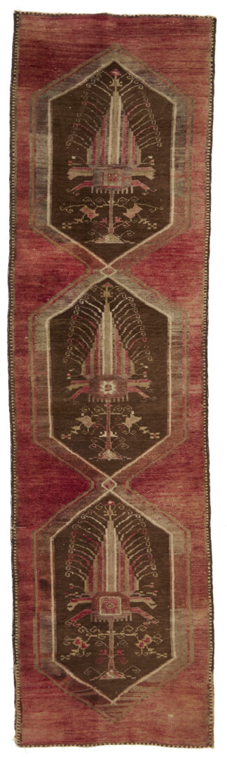 Lot 911: Persian Multi-Medallion Runner