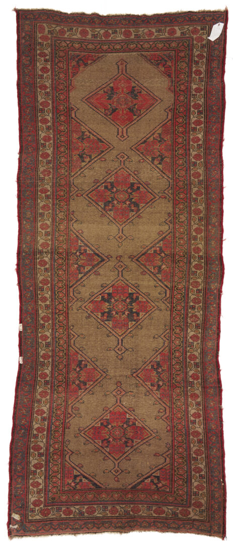 Lot 913: Kurd Bijar Runner, 9 ft x 4 ft