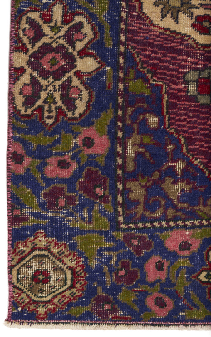 Lot 916: Anatolian Turkish Wool Rug