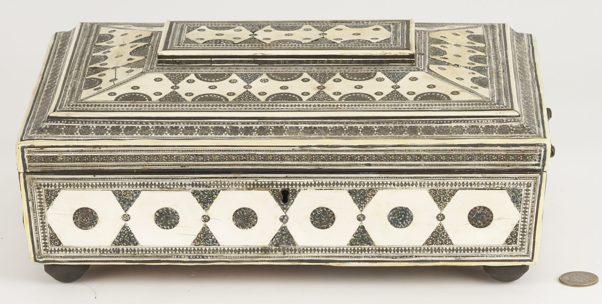 Lot 924: Anglo Indian Bone Sewing Box