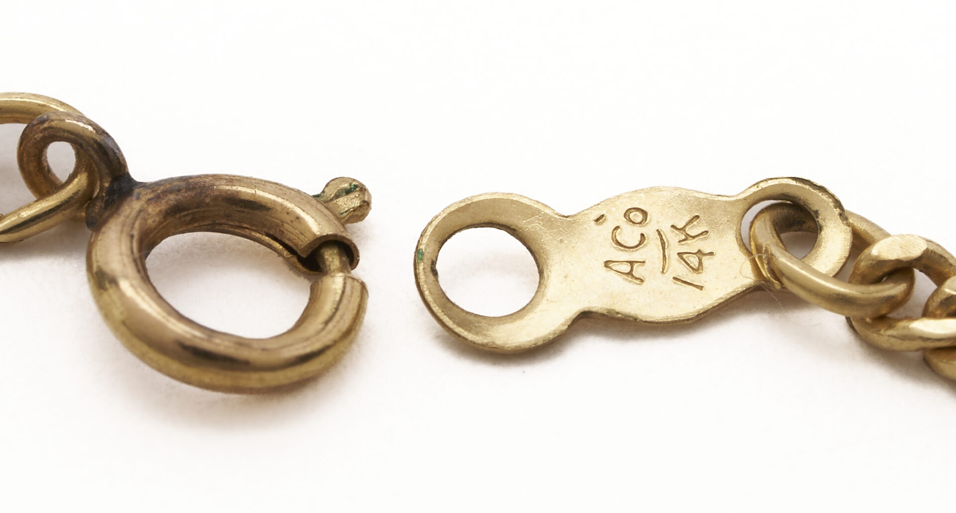 Lot 974: 14K Engraved Locket Necklace