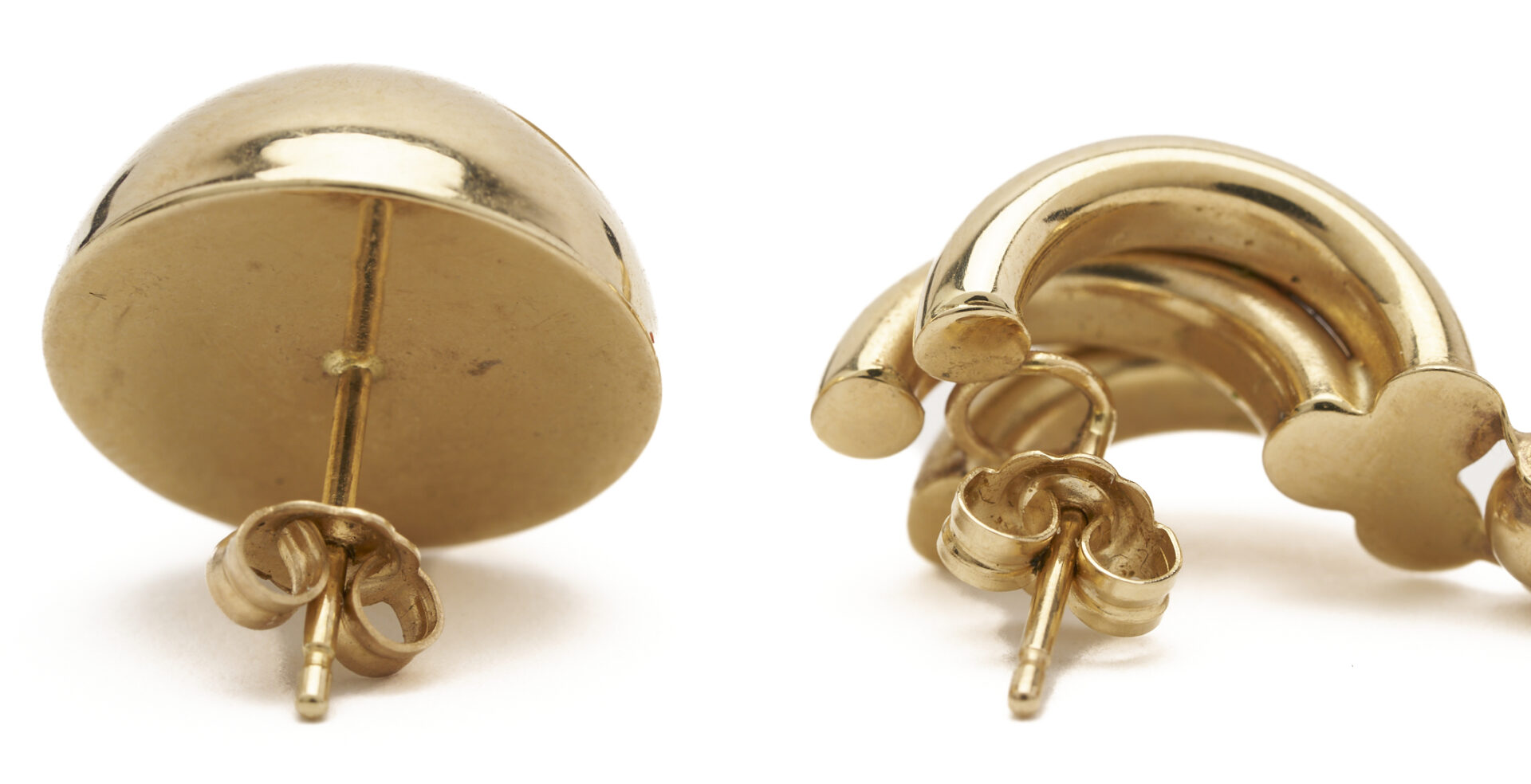 Lot 975: 5 Pairs 14K Gold Earrings