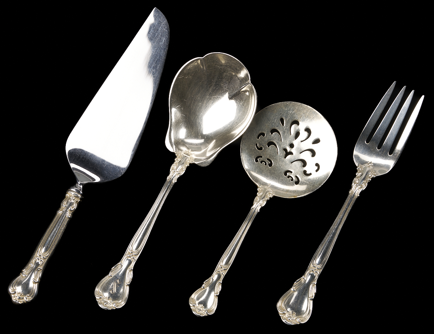 Lot 98: Gorham Chantilly Sterling Flatware, Service for 12, 108 pcs.