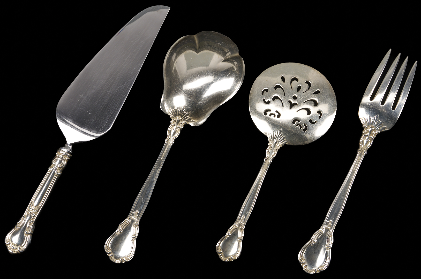 Lot 98: Gorham Chantilly Sterling Flatware, Service for 12, 108 pcs.