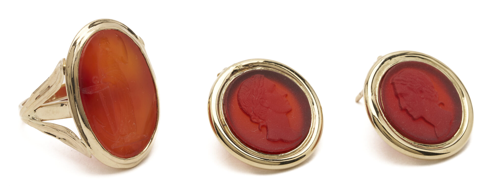 Lot 996: 6 Pcs. Carnelian and Yellow Gold Jewelry