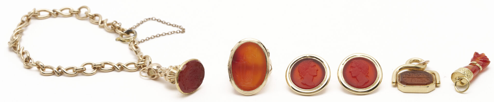 Lot 996: 6 Pcs. Carnelian and Yellow Gold Jewelry