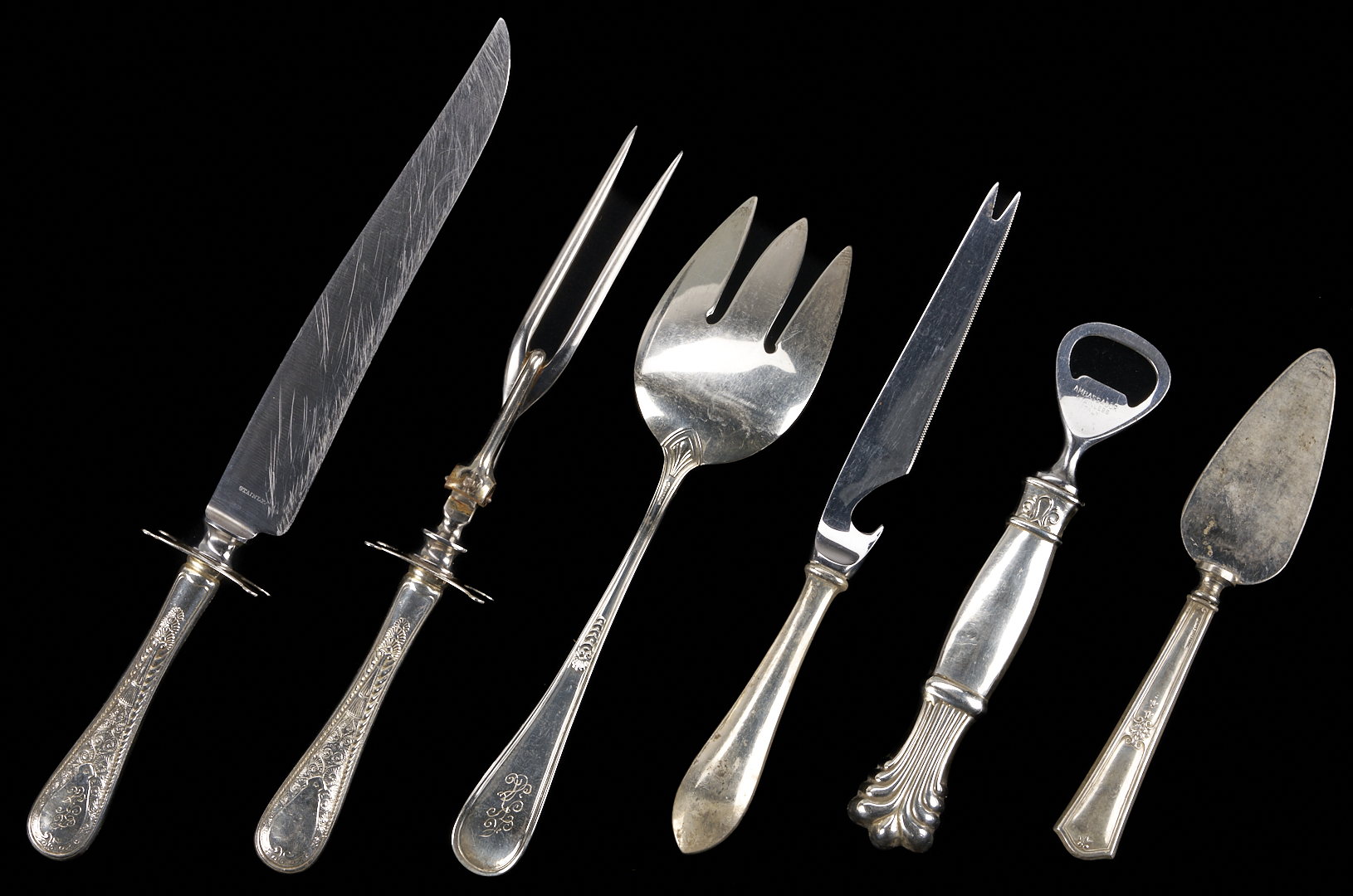Lot 99: 96 pcs Sterling Flatware, mostly Gorham Hindostanee