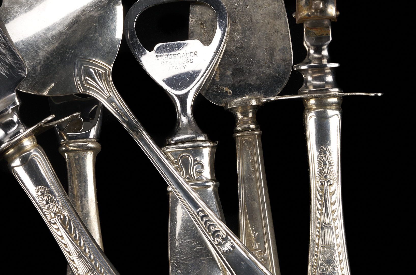 Lot 99: 96 pcs Sterling Flatware, mostly Gorham Hindostanee