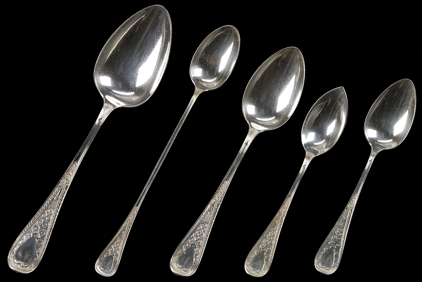 Lot 99: 96 pcs Sterling Flatware, mostly Gorham Hindostanee