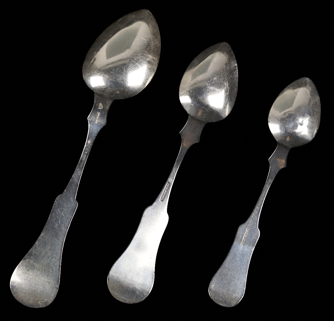 Lot 1003: 16 pcs Flatware incl. Paris KY Coin Silver