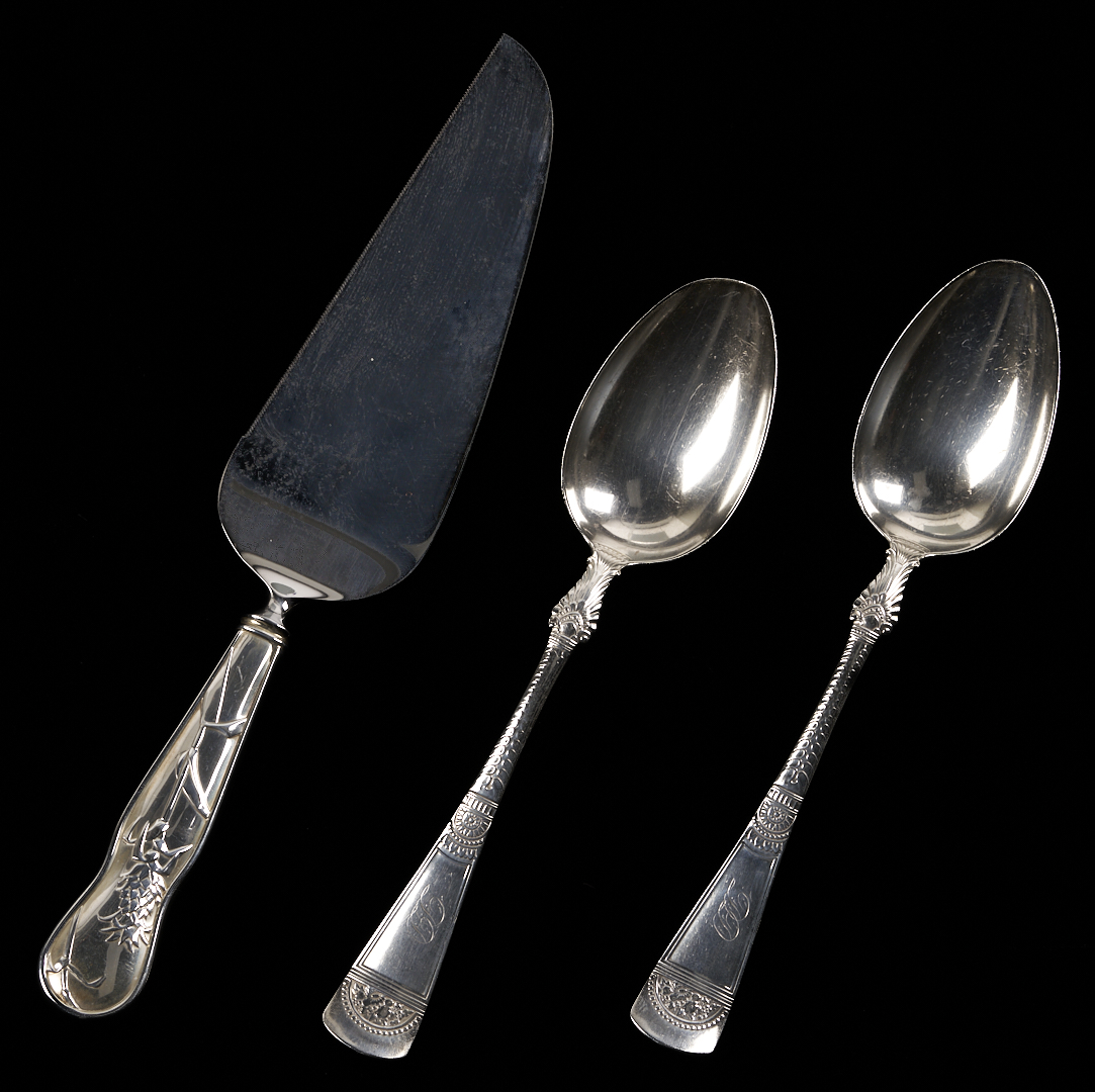 Lot 1009: Shreve Sterling Bread Tray plus 5 pcs flatware