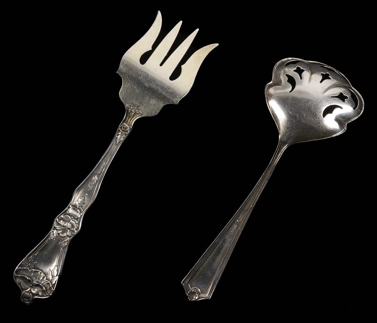 Lot 1009: Shreve Sterling Bread Tray plus 5 pcs flatware