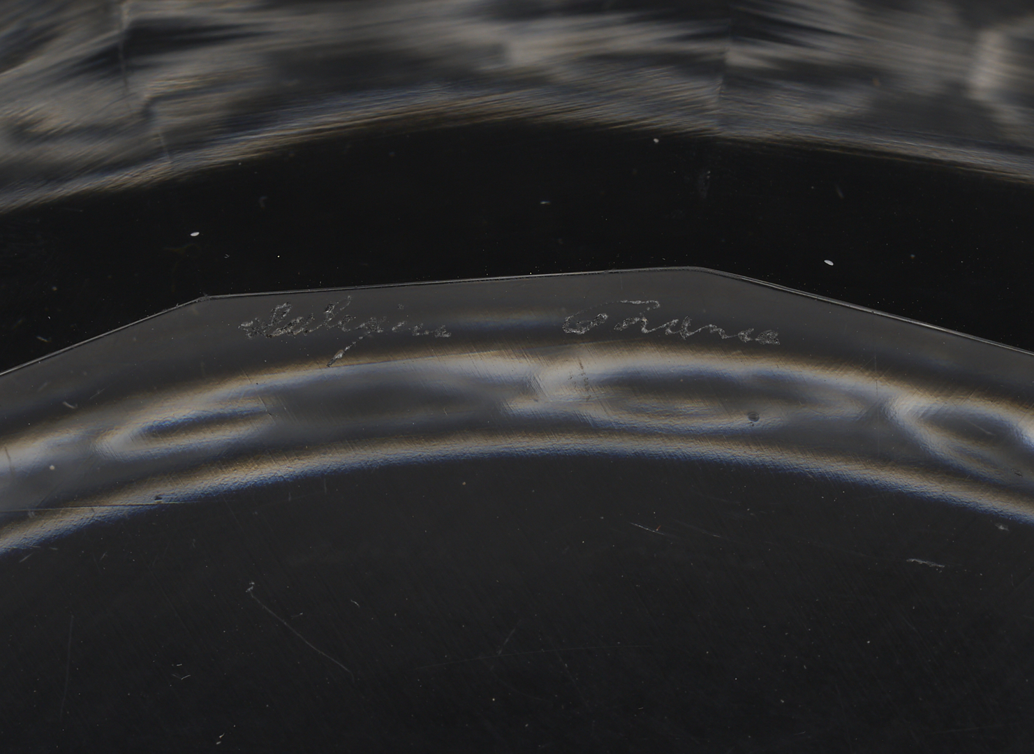 Lot 1013: 2 Lalique Bowls: Mesanges and Compiegne