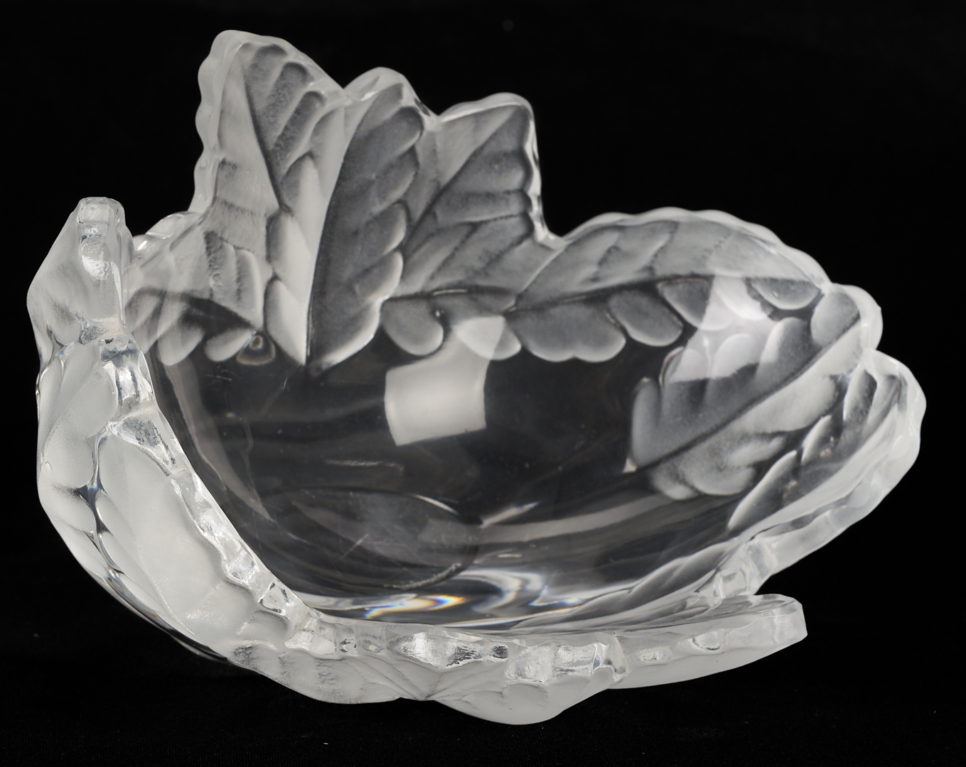 Lot 1013: 2 Lalique Bowls: Mesanges and Compiegne