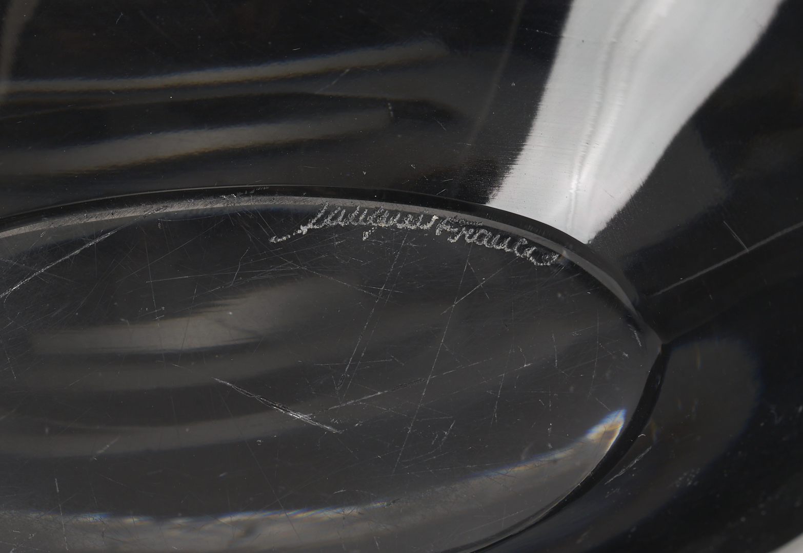 Lot 1013: 2 Lalique Bowls: Mesanges and Compiegne