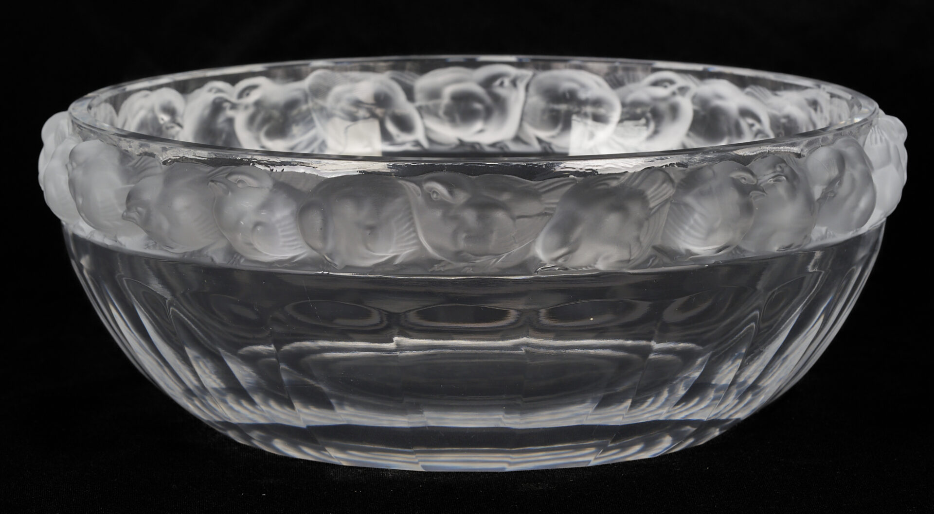 Lot 1013: 2 Lalique Bowls: Mesanges and Compiegne