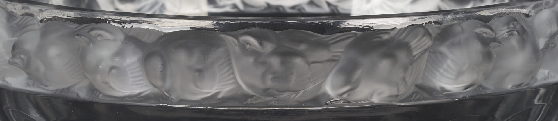 Lot 1013: 2 Lalique Bowls: Mesanges and Compiegne