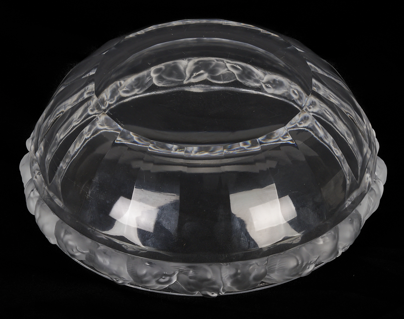 Lot 1013: 2 Lalique Bowls: Mesanges and Compiegne