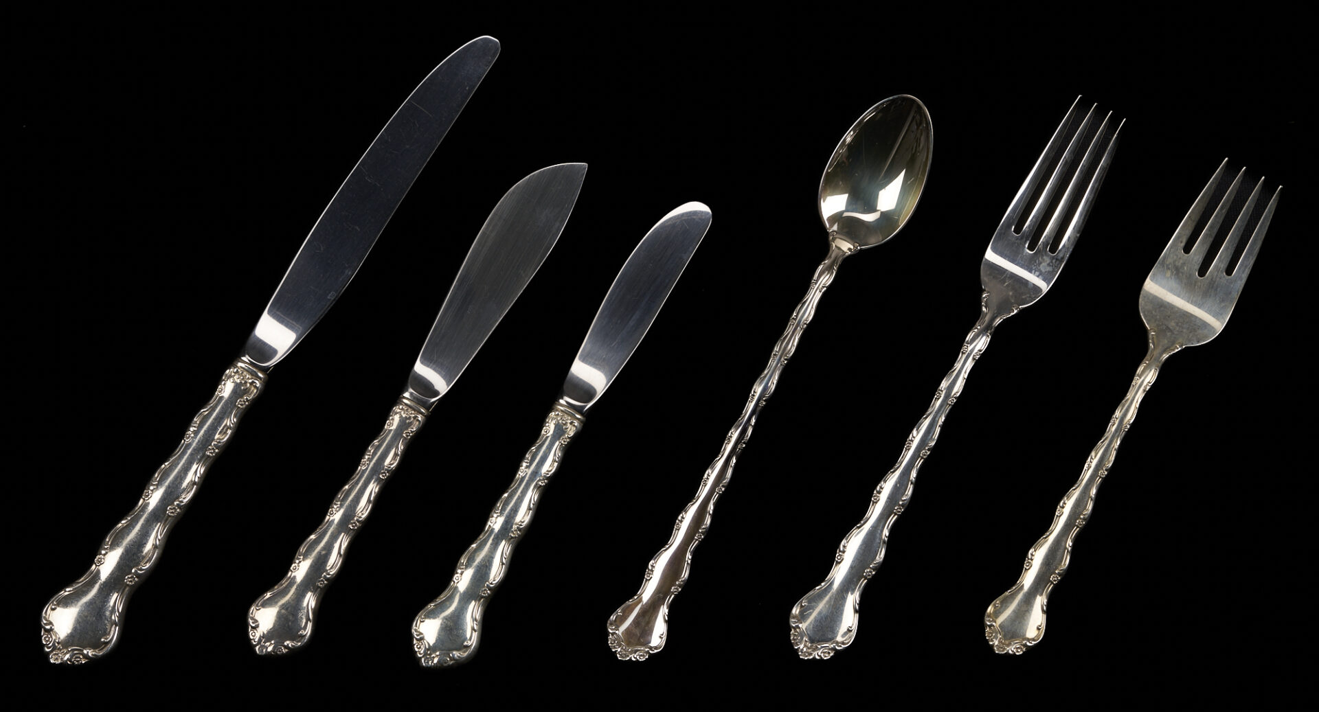 Lot 104: 101 Pcs. Reed and Barton Tara Pattern Silver Flatware
