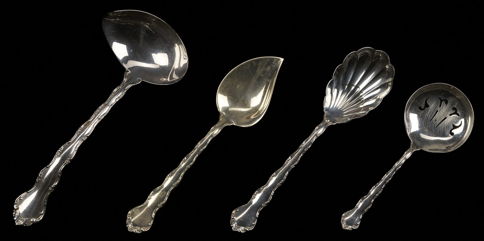 Lot 104: 101 Pcs. Reed and Barton Tara Pattern Silver Flatware