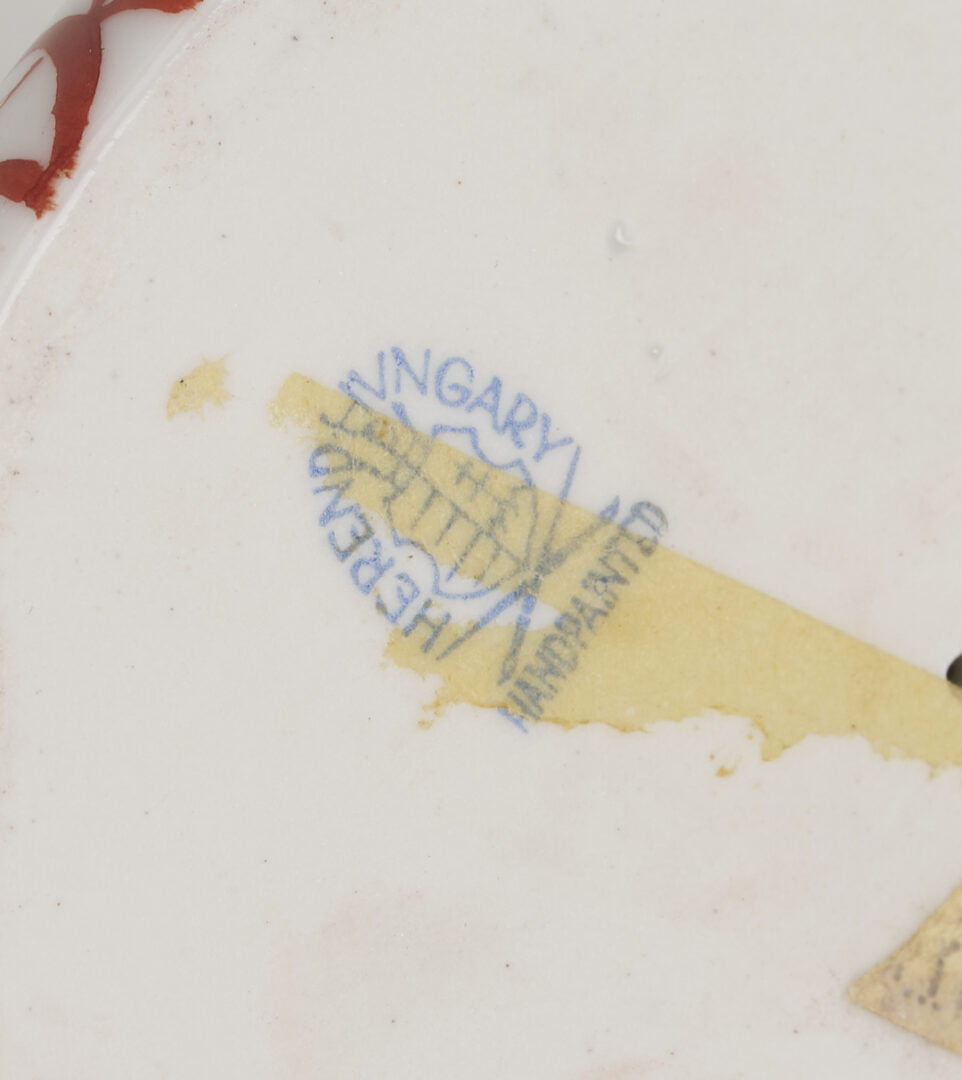 Lot 1073: 8 Porcelain & Hardstone Figures: Herend, Royal Doulton, Birds