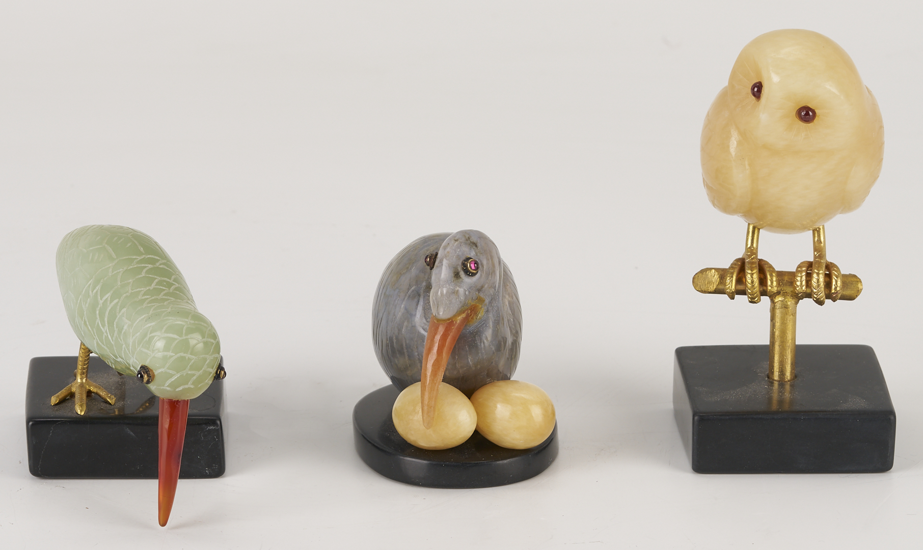 Lot 1073: 8 Porcelain & Hardstone Figures: Herend, Royal Doulton, Birds