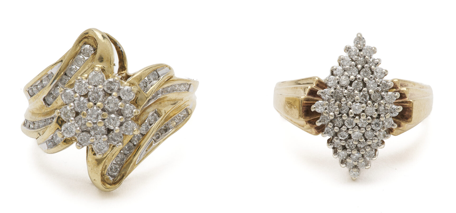 Lot 1133: 2 10K Gold & Diamond Cluster Rings