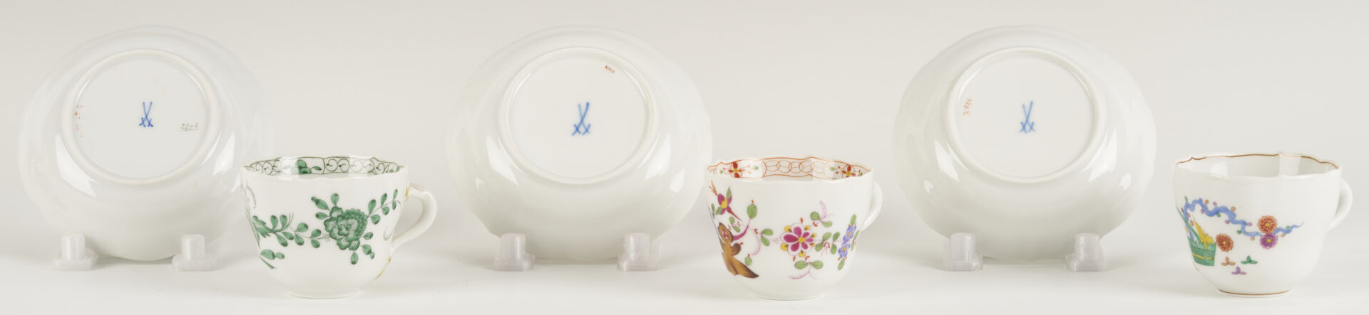 Lot 1153: 6 Meissen Demi Tea Cups & Saucers w/ Original Box