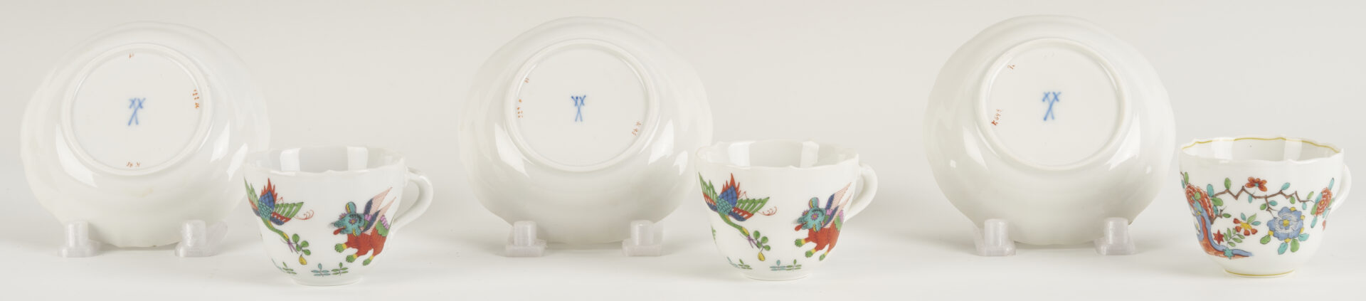 Lot 1153: 6 Meissen Demi Tea Cups & Saucers w/ Original Box