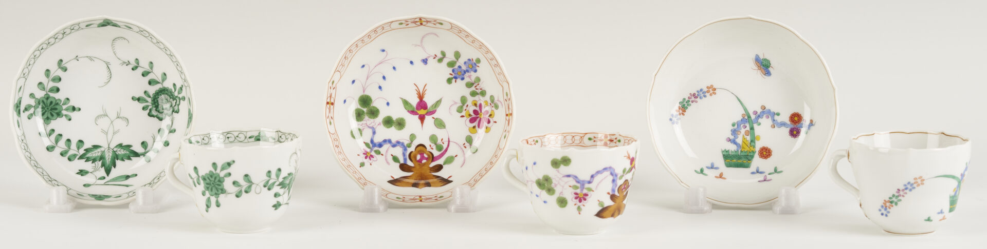 Lot 1153: 6 Meissen Demi Tea Cups & Saucers w/ Original Box