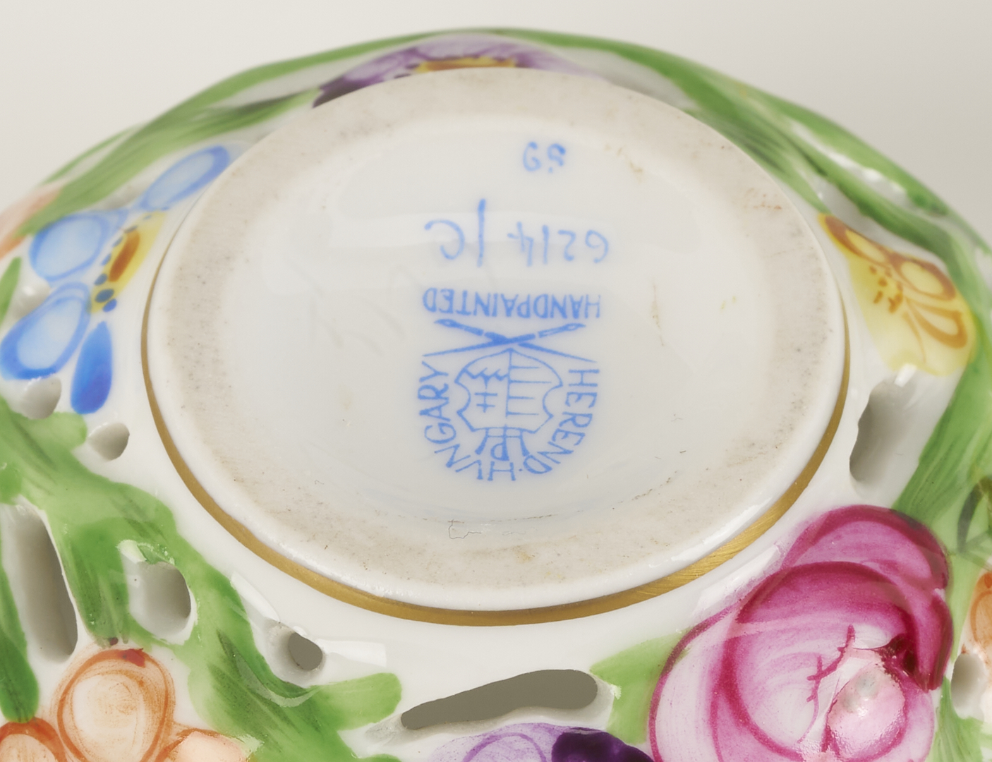 Lot 1155: 6 Herend Porcelain Table Items